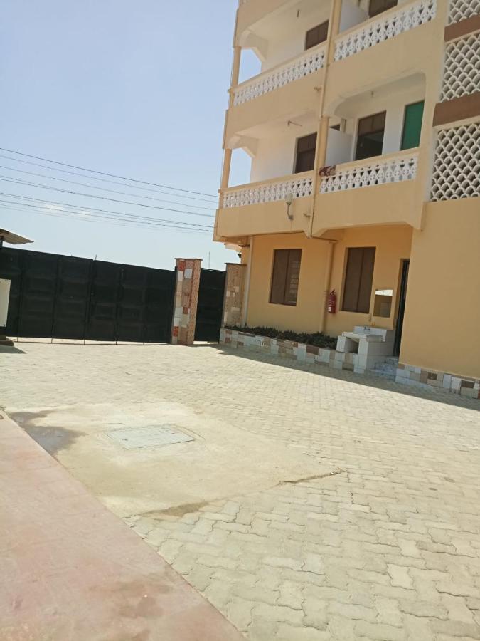 Golden Guest House- Miritini Mombasa Esterno foto